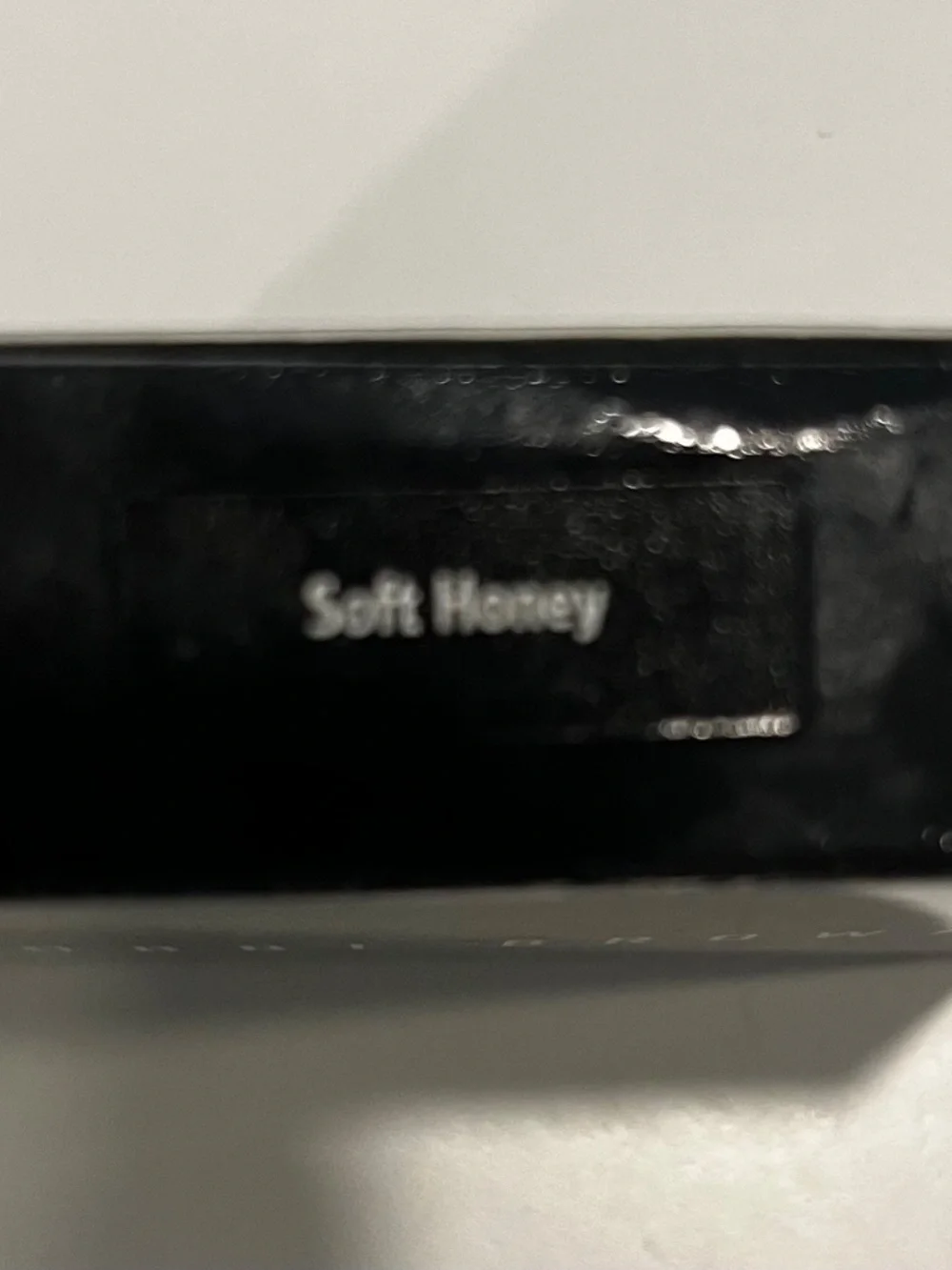 Bobbi Brown Sheer Finish Pressed Powder soft honey